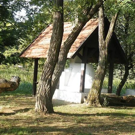 בית הארחה Vizimalom Kemping, Panzio Es Etterem *