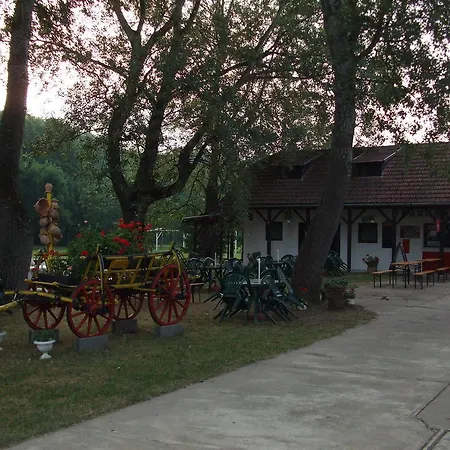 Vizimalom Kemping, Panzió és étterem