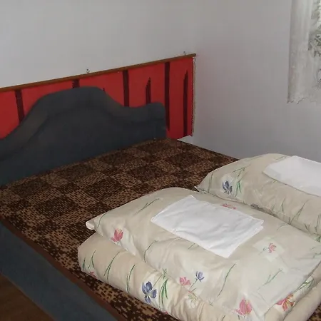 Vizimalom Kemping, Panzio Es Etterem