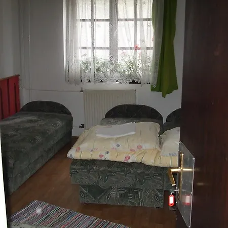 Vizimalom Kemping, Panzio Es Etterem